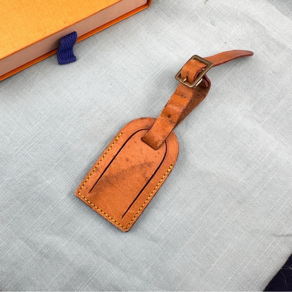 AUTHENTIC Vachetta Leather Luggage tag and loop. - Picture 1 of 4
